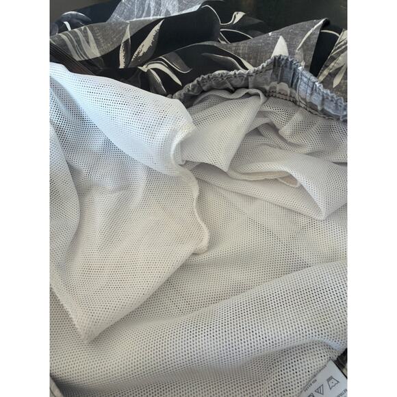 Laguna Originals Swim trunks with pockets black and gray leaf motif 2XL - Picture 4 of 7